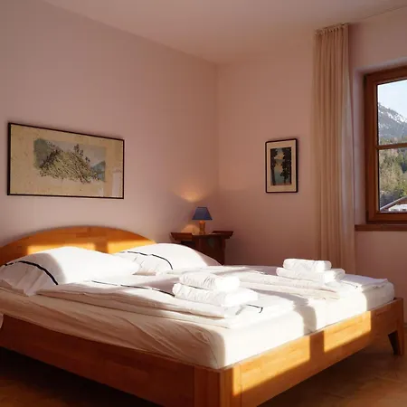 Ferienhaus-eschenlohe-direkt-in-bergnaehe-wanderungen-und-mountainbike-vom-haus-aus-moeglich Eschenlohe
