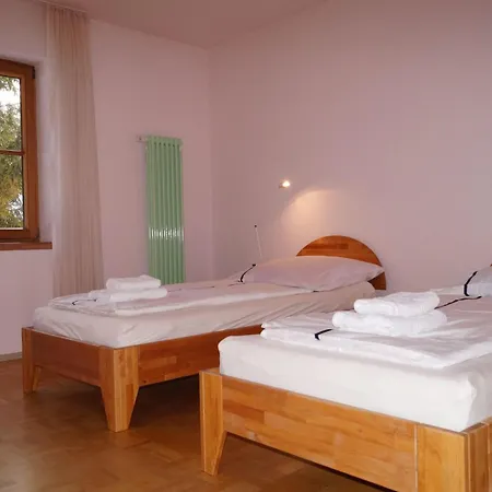 Ferienhaus-eschenlohe-direkt-in-bergnaehe-wanderungen-und-mountainbike-vom-haus-aus-moeglich
